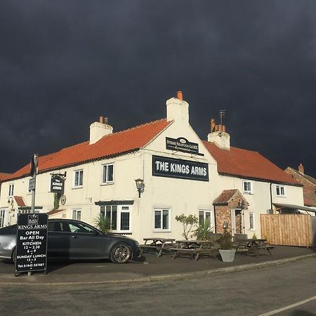 Kings Arms Hotel เทิร์สก์ ภายนอก รูปภาพ