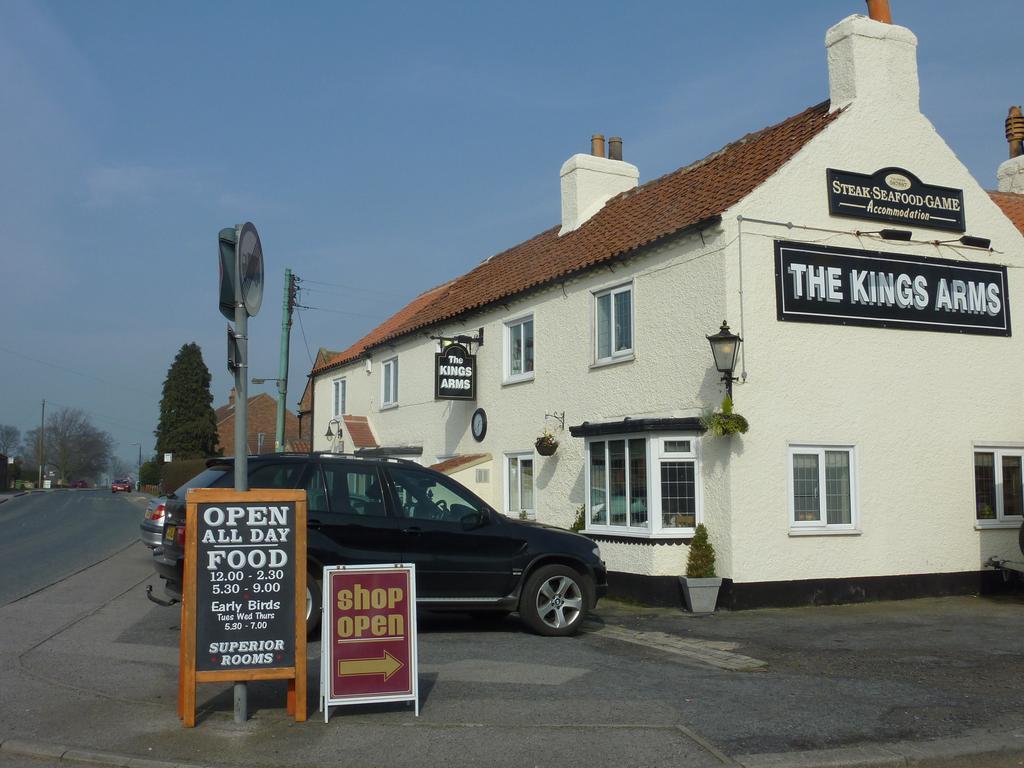 Kings Arms Hotel เทิร์สก์ ภายนอก รูปภาพ