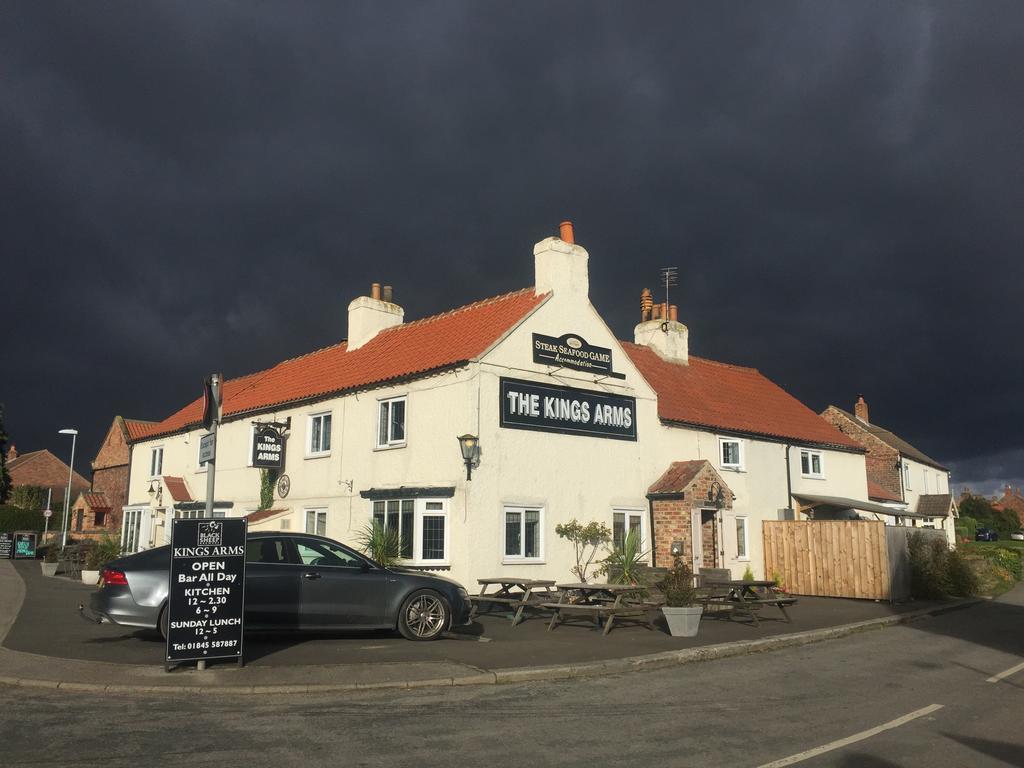 Kings Arms Hotel เทิร์สก์ ภายนอก รูปภาพ